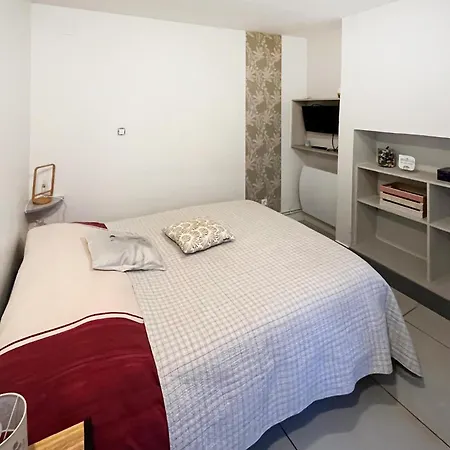 1 Bedroom In La Bataille Dom wakacyjny *